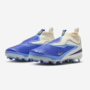 Nike Jr. Phantom 6 High Academy LV8
Big Kids' Firm-Ground Soccer Cleats
